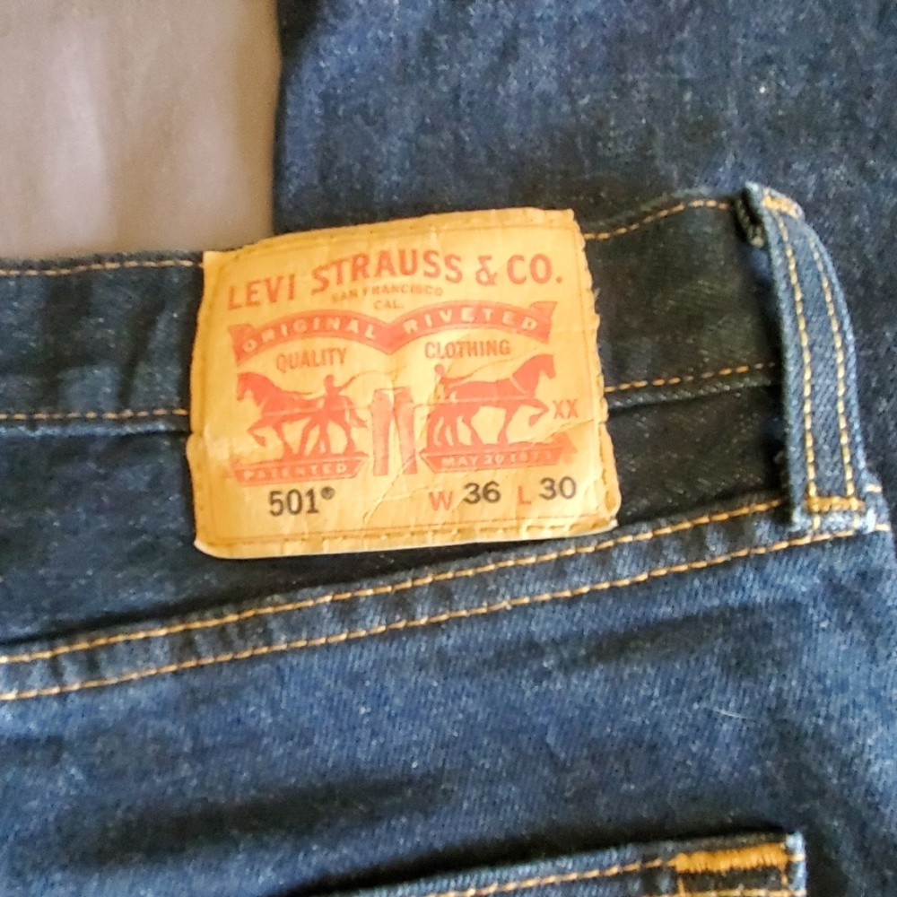 Levi's - Picture 4 of 4